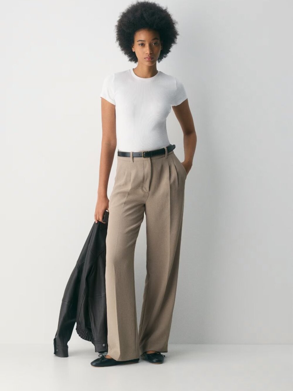 Aritzia Taupe The Effortless Pant Tailored High-Rise Wide-Leg Crepette Size 8